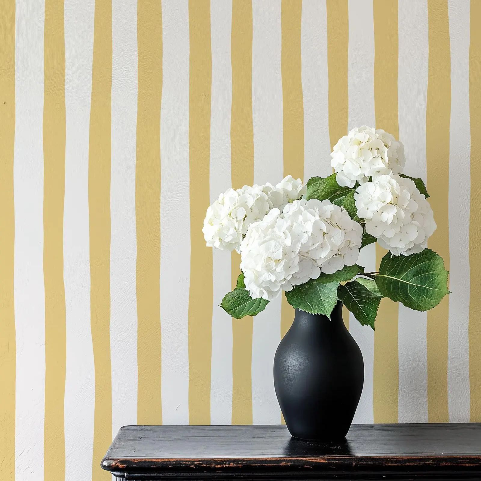 Sunshine Yellow Wobbly Stripes - Baby Nursery Yellow Walls reseña y precio
