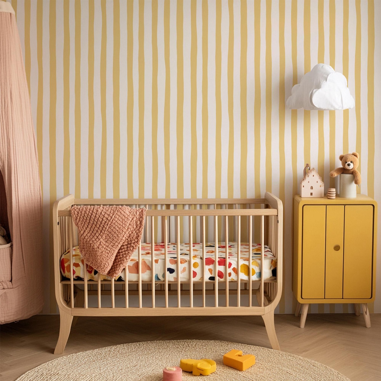 Sunshine Yellow Wobbly Stripes - Baby Nursery Yellow Walls reseña y precio